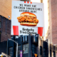 Outdoors do KFC querem atrair clientela da concorrência