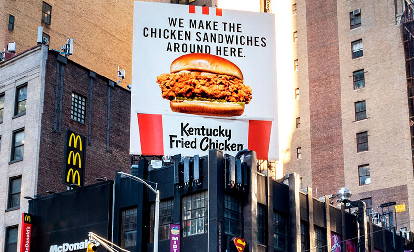 Outdoors do KFC querem atrair clientela da concorrência