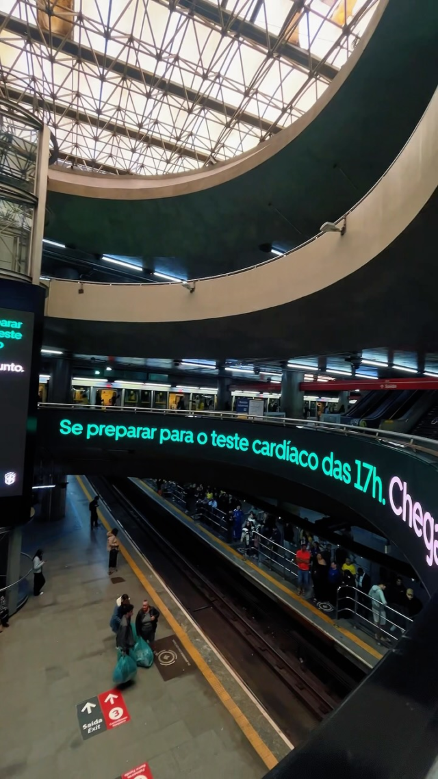 Copa é sobre muito mais que o placar.

É sobre estar junto, encontrar os amigos e viver cada emoção do jogo. E nisso, a @uber_br #ChegaJunto da torcida em todos os momentos, antes, durante e depois da partida.

Vem com a gente.

#Acessooh #OOHDeVerdade #AHomeDoOutOfHome #CopaDoMundo2026