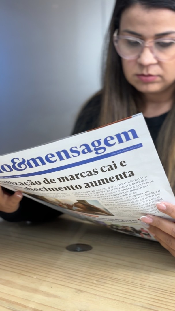 Quer entender como a inteligência de dados e o contexto certo transformam a escolha do consumidor no ponto de venda? 
 
O nosso sócio-fundador @lucianoguimaraes já garantiu a edição especial de Retail Media do @meioemensagem! No especial, detalhamos a nossa atuação in store e os bastidores das estratégias que desenvolvemos ao lado da PepsiCo. 
 
Assista ao vídeo exclusivo no link da bio, ou digite no navegador o link a seguir: https://www.meioemensagem.com.br/patrocinado/acessooh/dados-conectam-midia-e-resultado-no-ponto-de-venda

 #Acessooh #MeioEMensagem #RetailMedia #InStore #AHomeDoRetailMedia